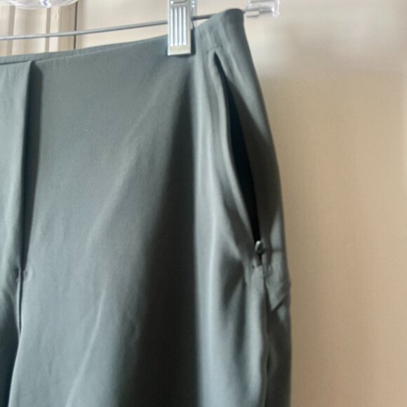 Lululemon High-Rise Flared Pant – Dark Forest – Size 4 - Picture 7 of 12